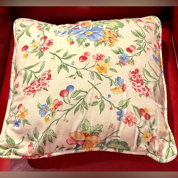 Pair of Vintage Waverly Home Fashions Yellow Floral Decorative Accent Pillows - Picture 3 of 16